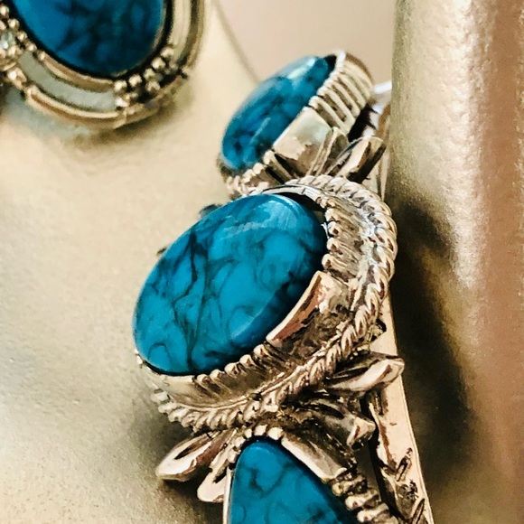 Vintage Ornate ART Turquoise Bracelet Earrings Set - Picture 14 of 16